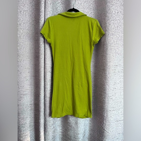 SOFT GREEN T-SHIRT DRESS - Picture 2 of 3